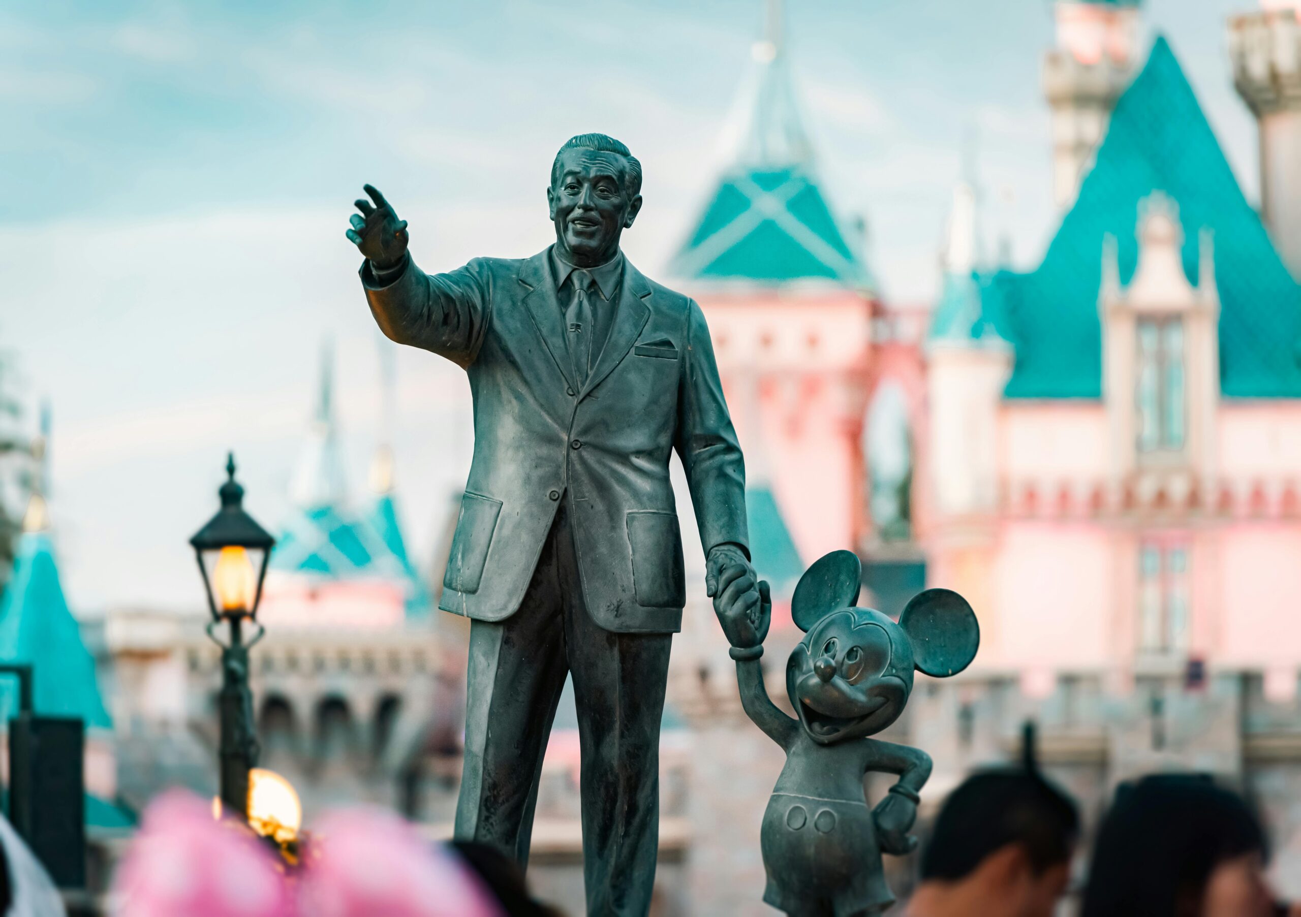 Saiba em quais destinos ficam os famosos parques das Disney